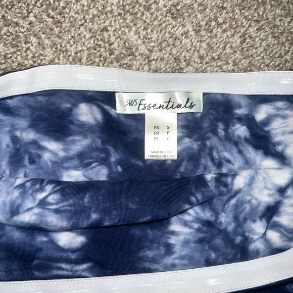 Blue Tie dye tube top with built in bra layer (no padding) - Picture 2 of 2